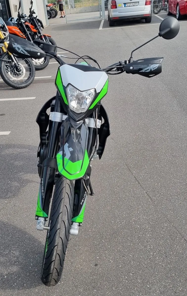 Peugeot XP6 Supermotard R