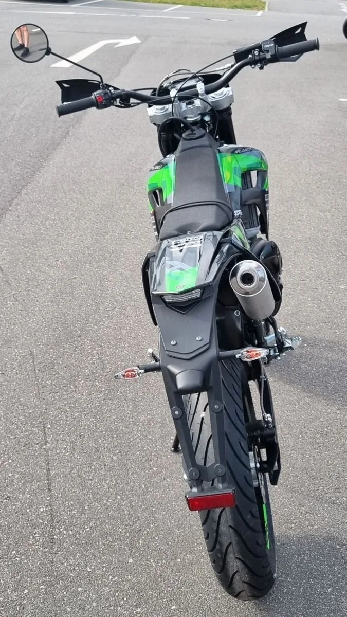 Peugeot XP6 Supermotard R