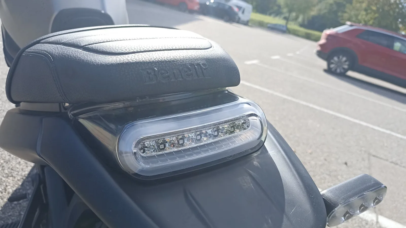 Benelli Leoncino 800