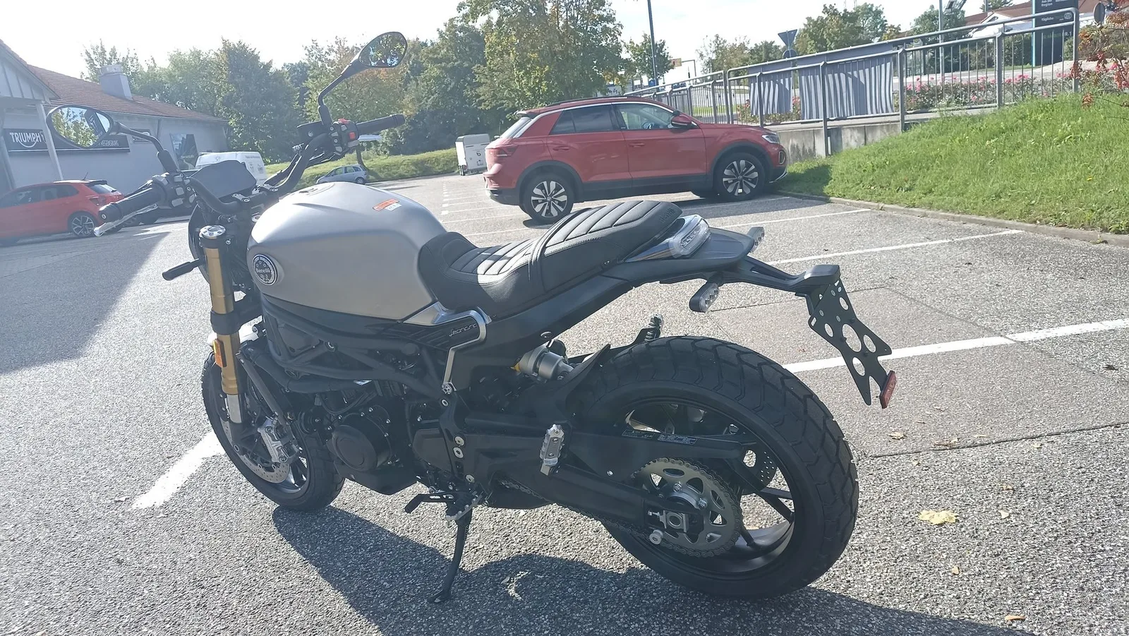 Benelli Leoncino 800