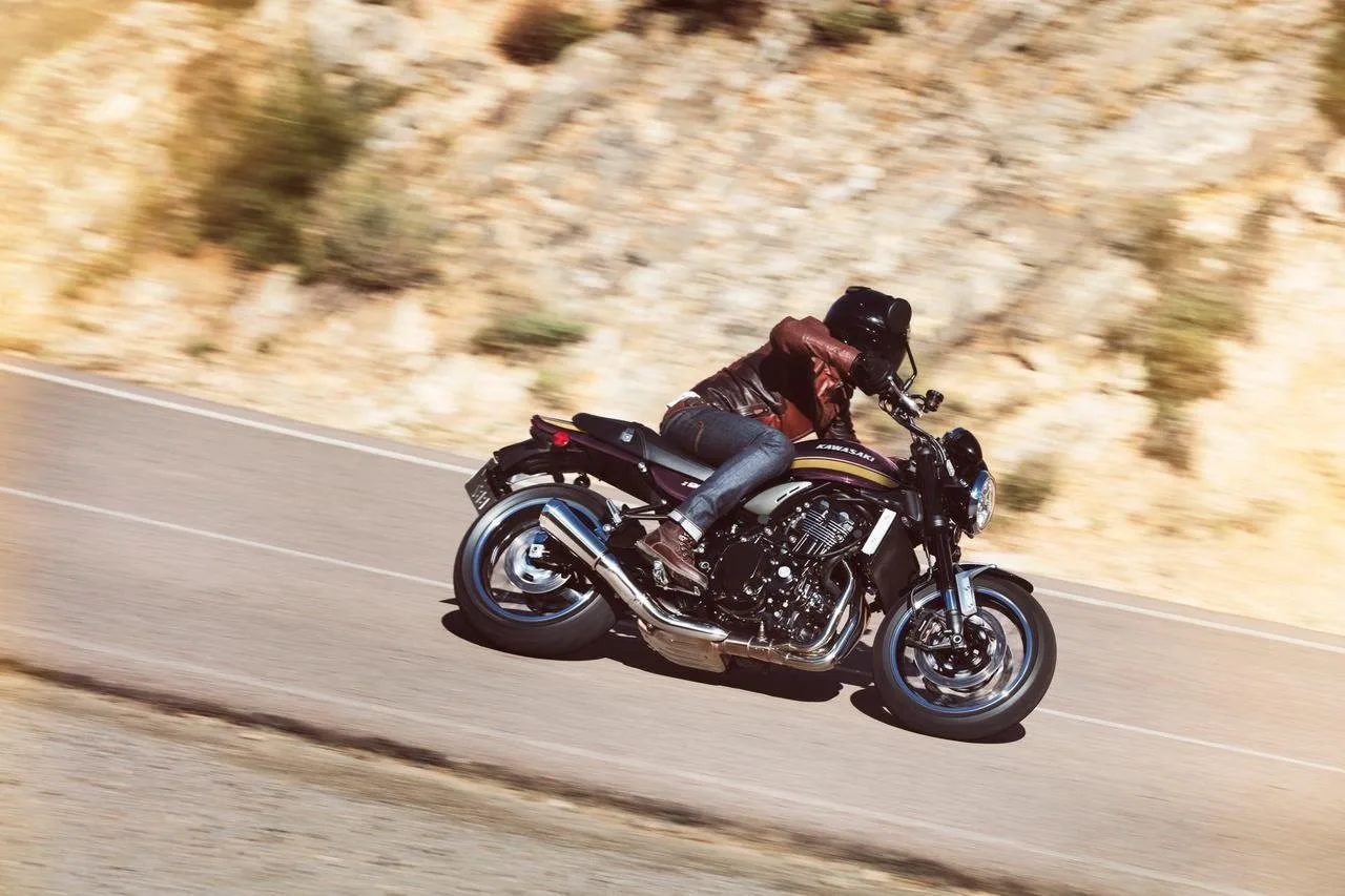 Kawasaki Z900 RS Black Ball Edition