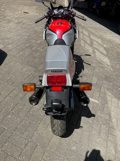 Yamaha FZ 750