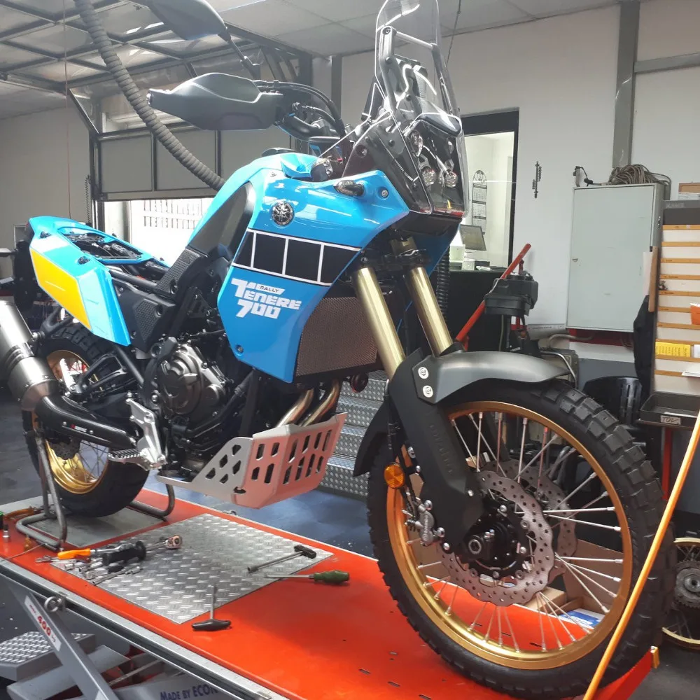 Yamaha FZ 750