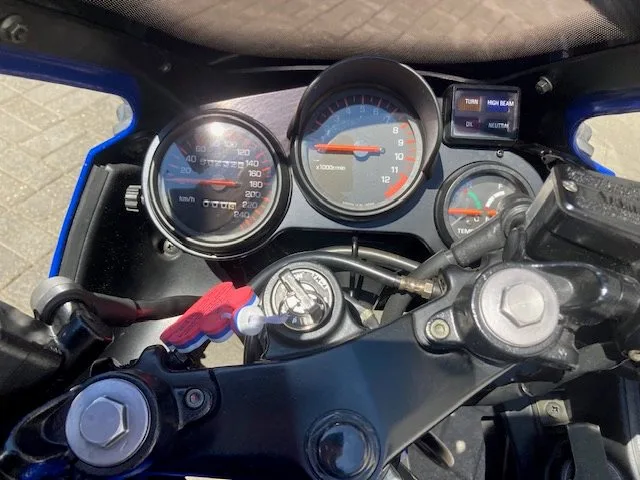 Yamaha FZ 750