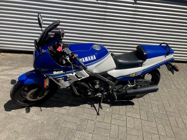 Yamaha FZ 750