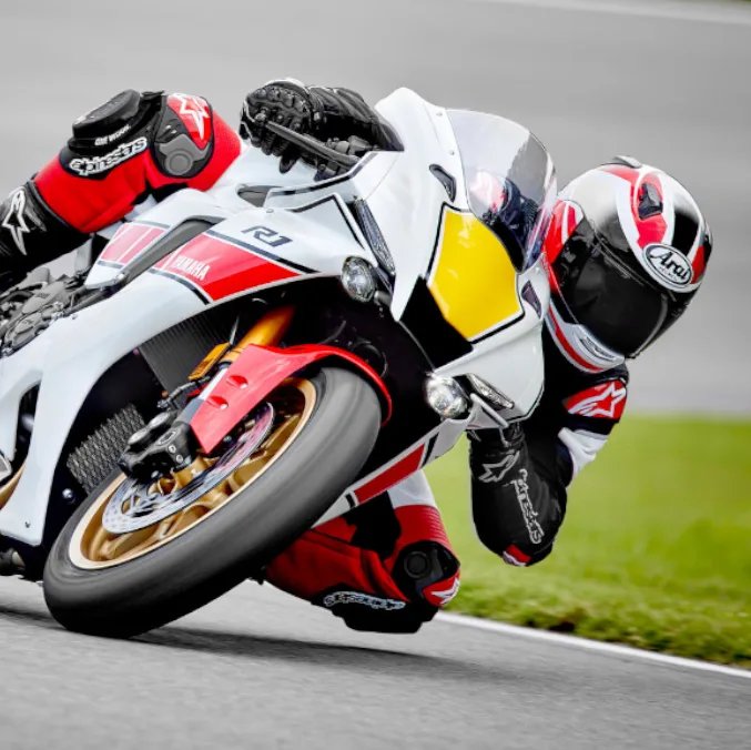 Yamaha FZ 750