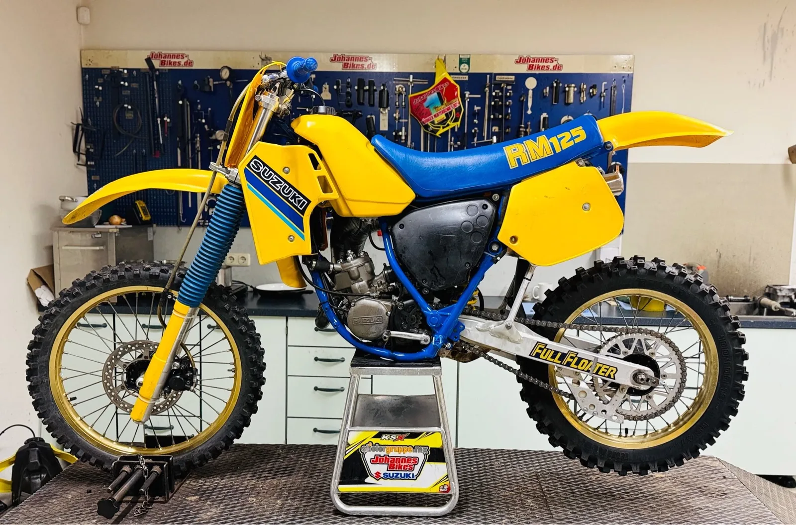 Suzuki RM-125
