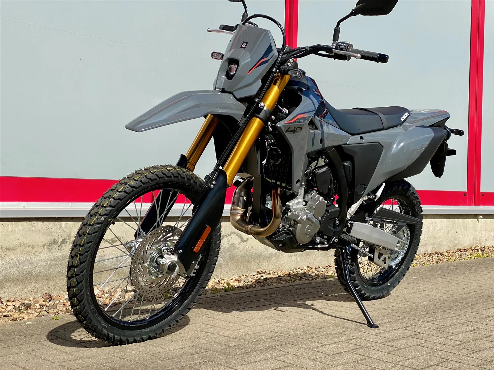 Suzuki DR-Z4S Mod. 2026 zum Aktionspreis, sofort verfügbar!