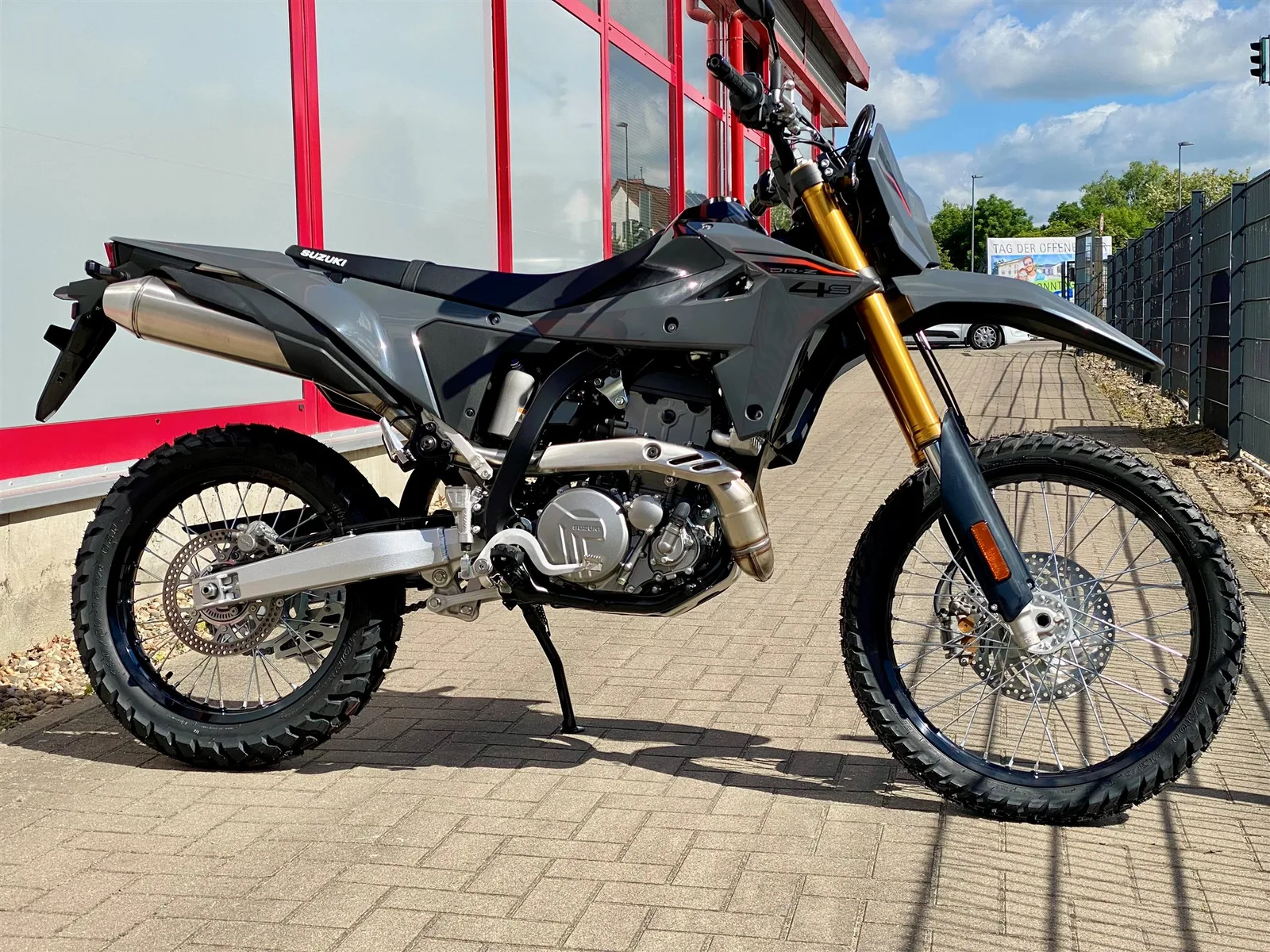 Suzuki DR-Z4S Mod. 2026 zum Aktionspreis, sofort verfügbar!