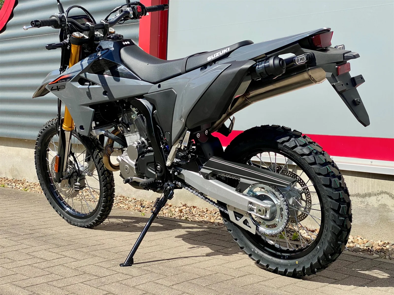 Suzuki DR-Z4S Mod. 2026 zum Aktionspreis, sofort verfügbar!