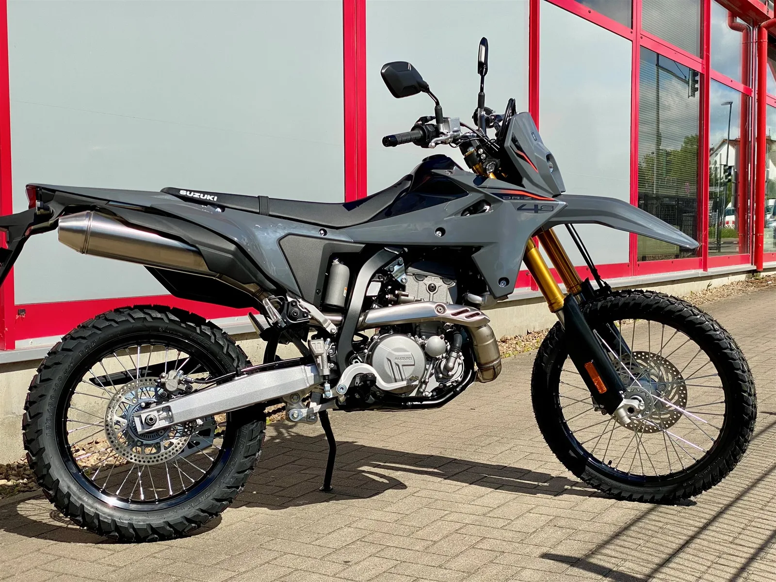 Suzuki DR-Z4S Mod. 2026 zum Aktionspreis, sofort verfügbar!