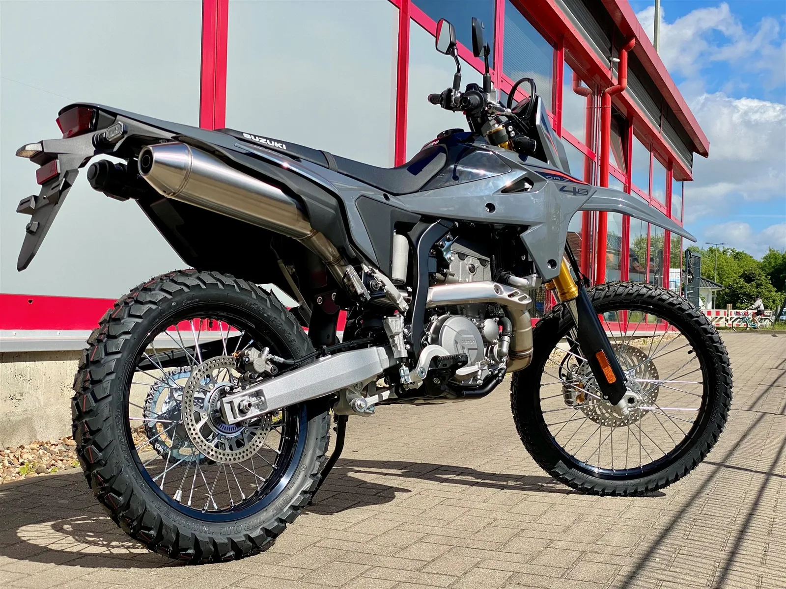 Suzuki DR-Z4S Mod. 2026 zum Aktionspreis, sofort verfügbar!