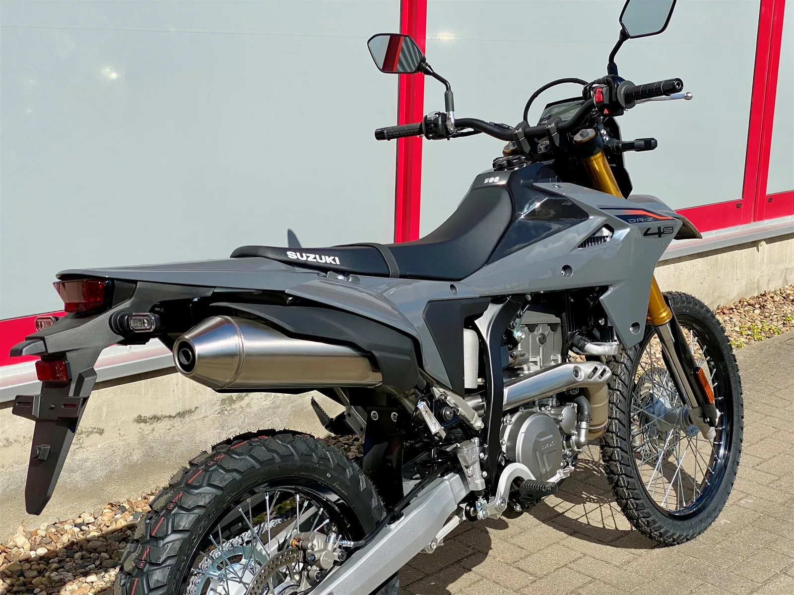 Suzuki DR-Z4S Mod. 2026 zum Aktionspreis, sofort verfügbar!