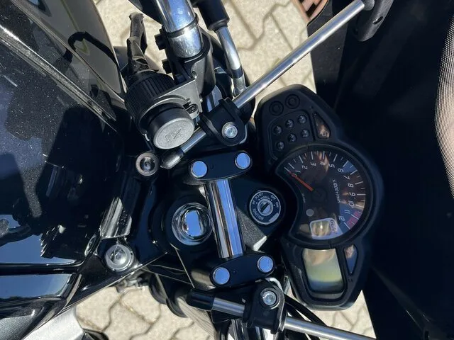Suzuki SFV 650 Gladius