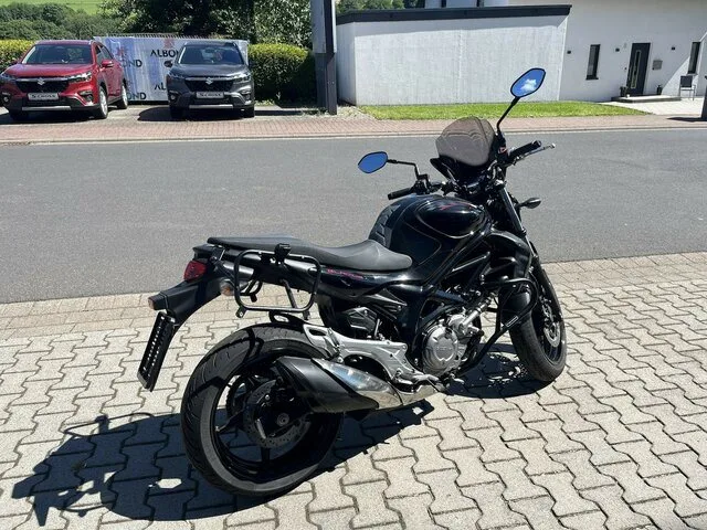 Suzuki SFV 650 Gladius