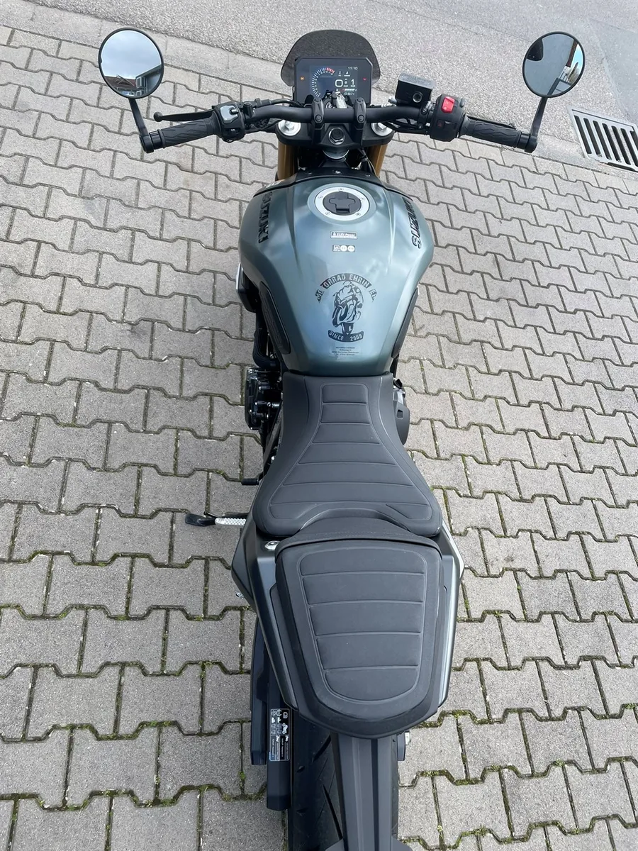 Suzuki GSX-8T