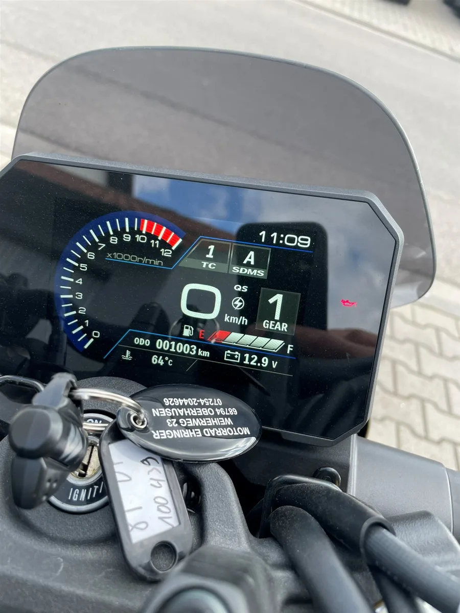 Suzuki GSX-8T