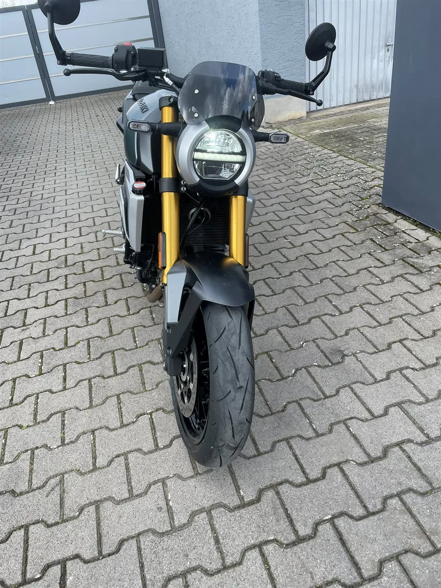 Suzuki GSX-8T