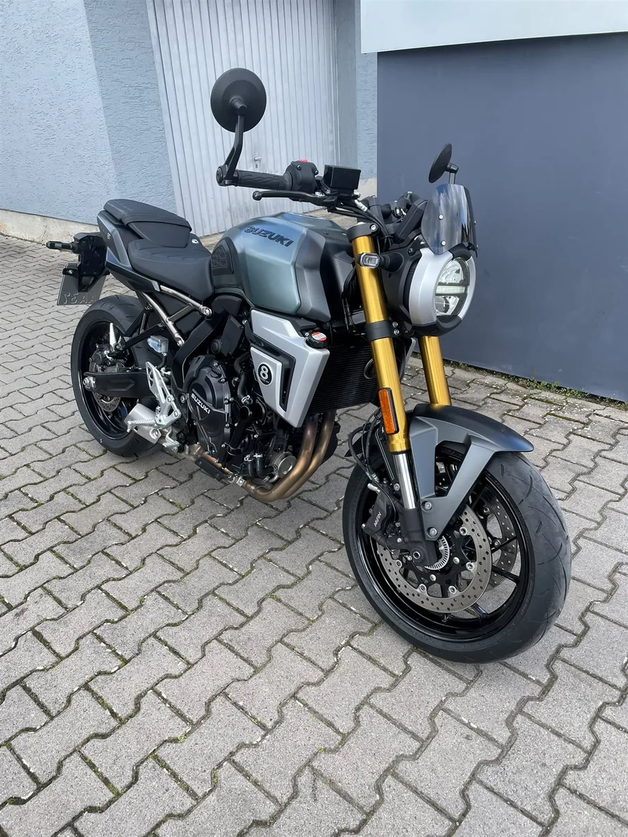 Suzuki GSX-8T