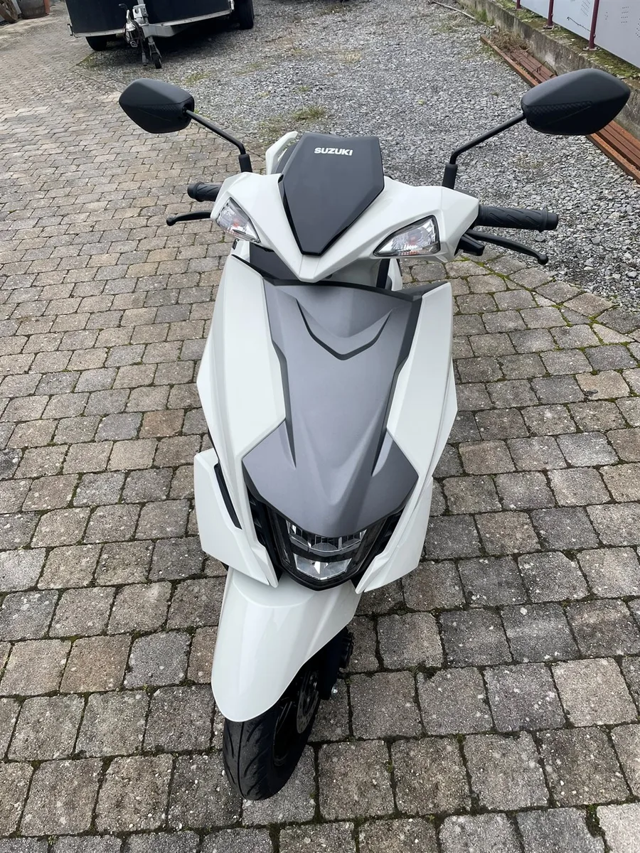 Suzuki Avenis 125 Tageszulassung