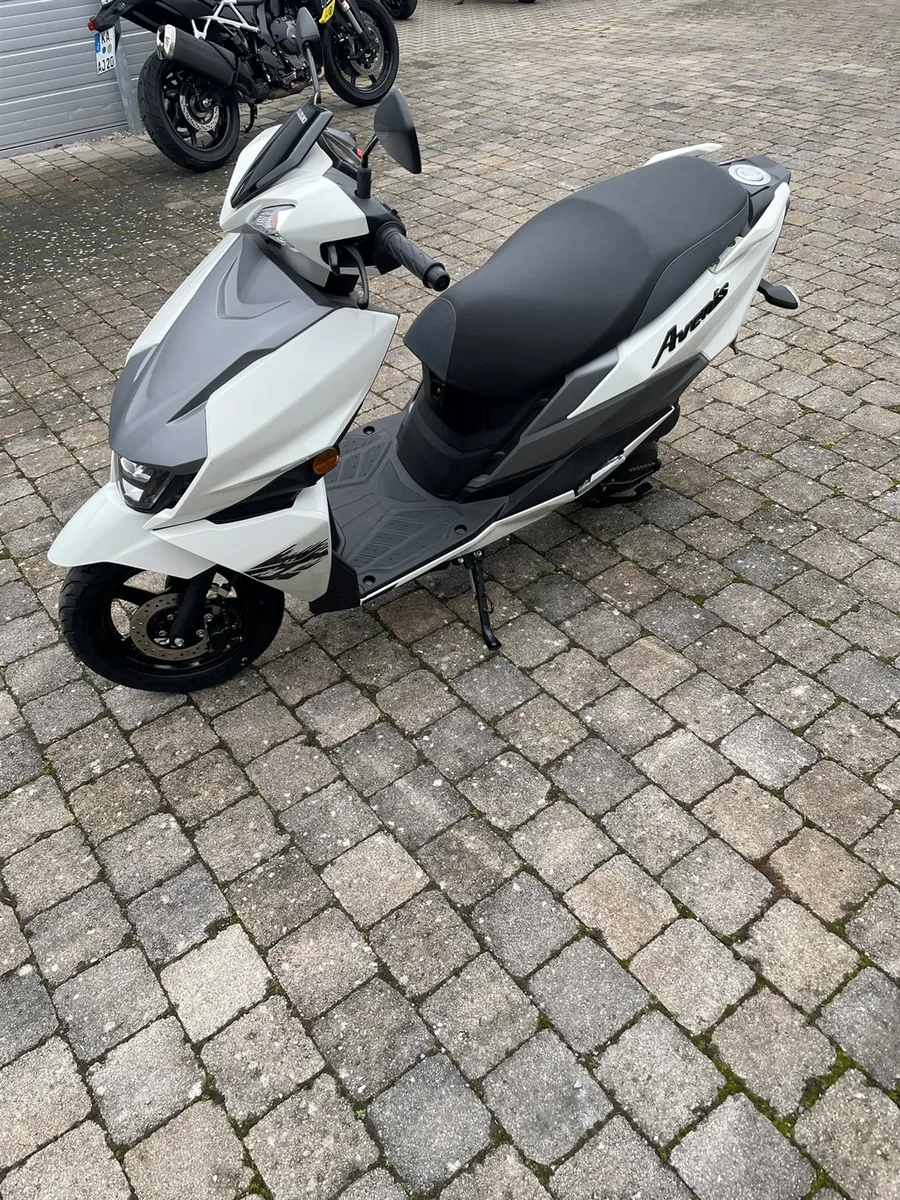 Suzuki Avenis 125 Tageszulassung