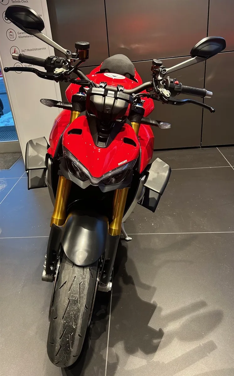 Ducati Streetfighter V4 S