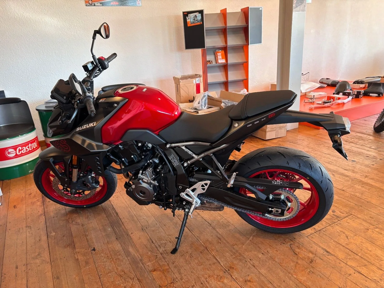 Suzuki GSX-8S
