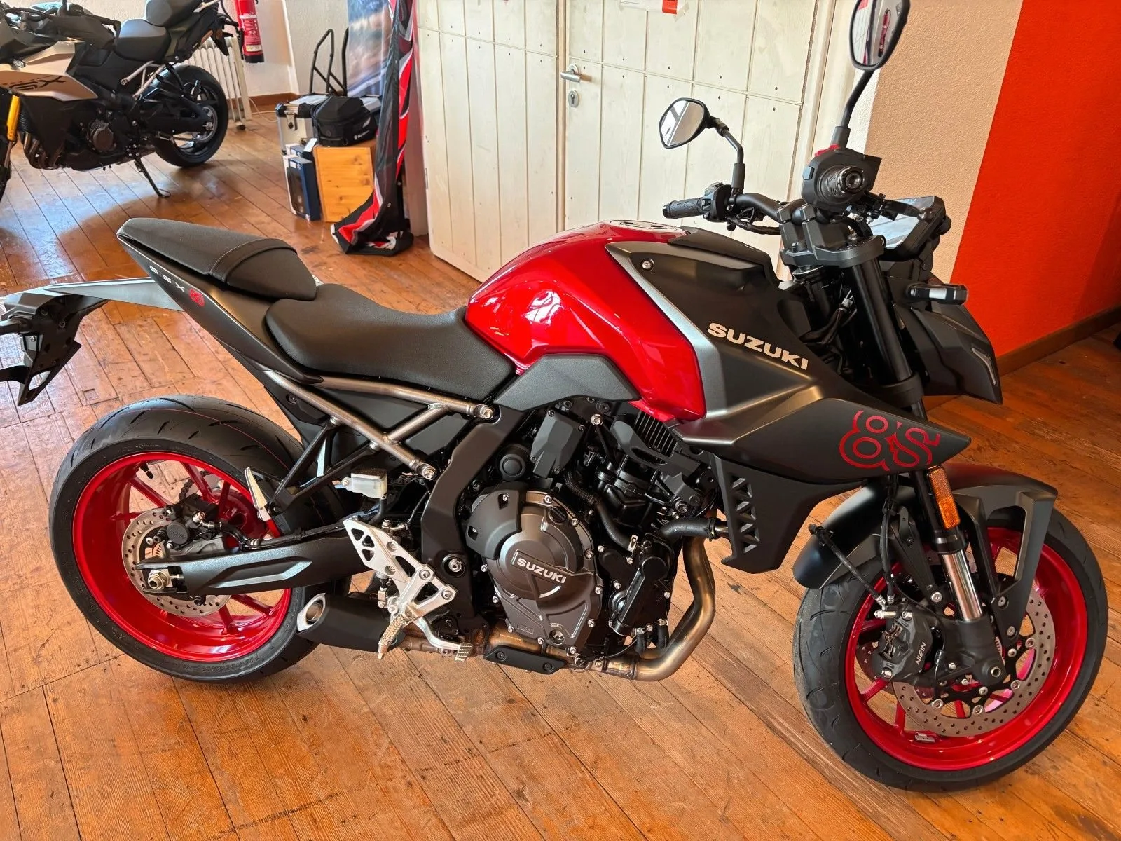 Suzuki GSX-8S
