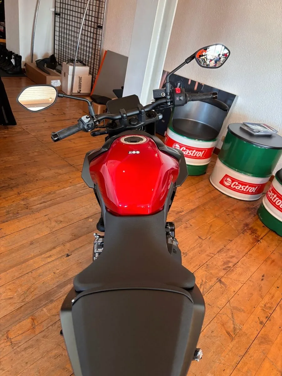 Suzuki GSX-8S
