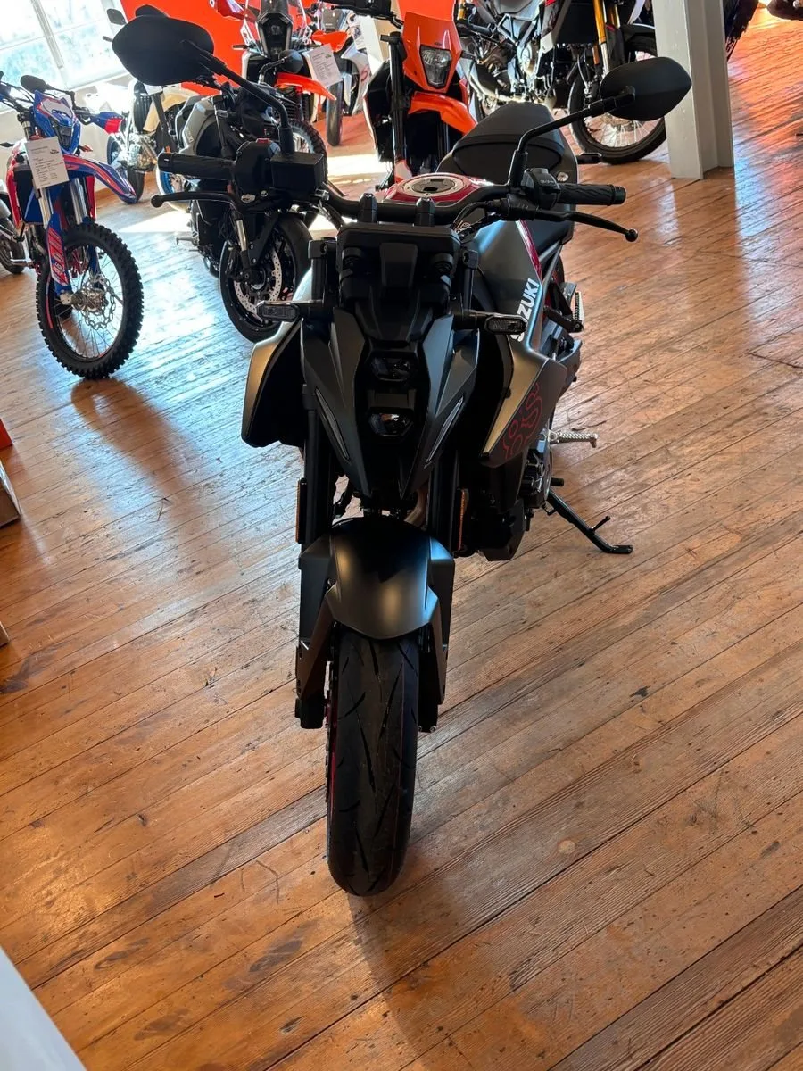 Suzuki GSX-8S