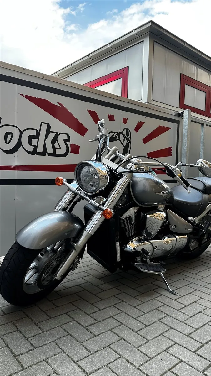 Suzuki Intruder C1800R VLR 1800 Intruder