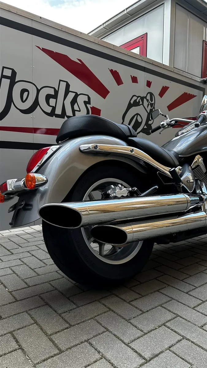 Suzuki Intruder C1800R VLR 1800 Intruder