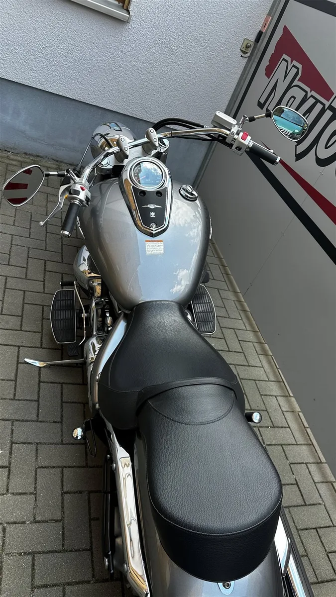 Suzuki Intruder C1800R VLR 1800 Intruder