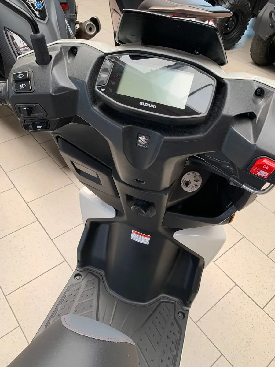 Suzuki Avenis 125