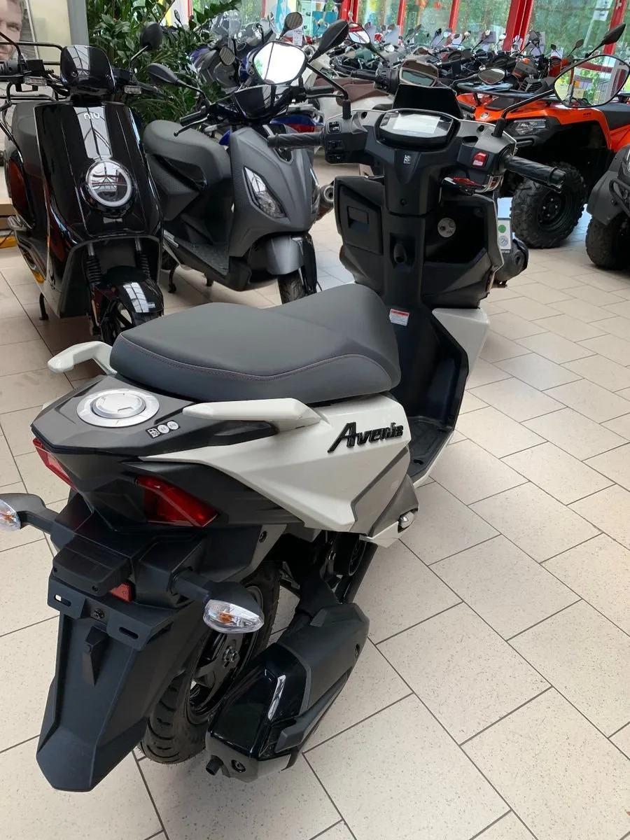 Suzuki Avenis 125