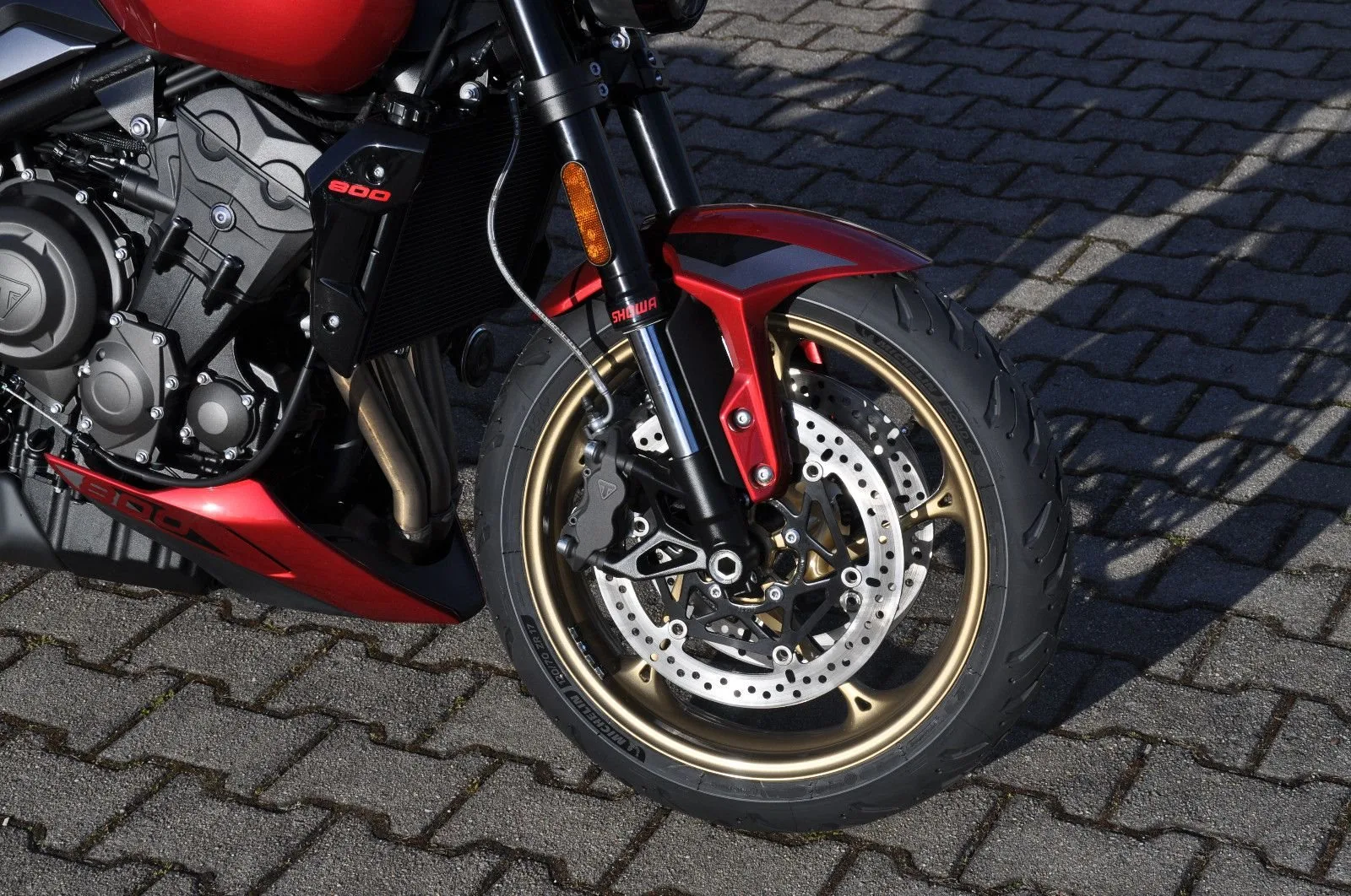Triumph Trident 800