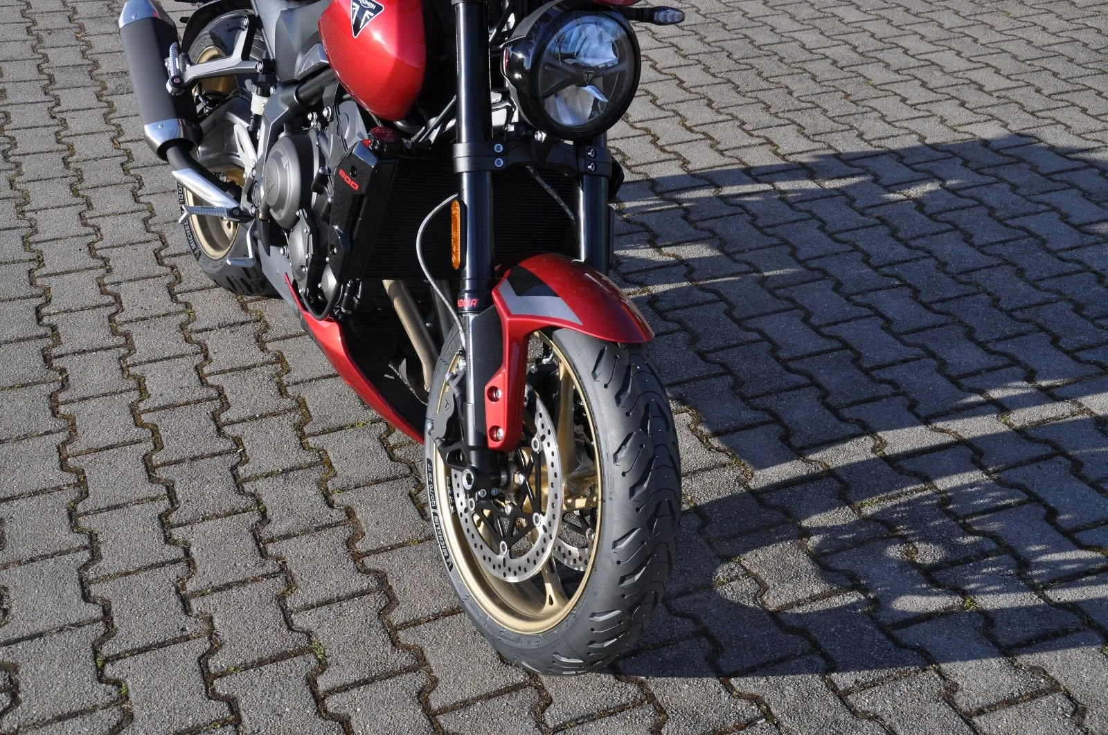 Triumph Trident 800