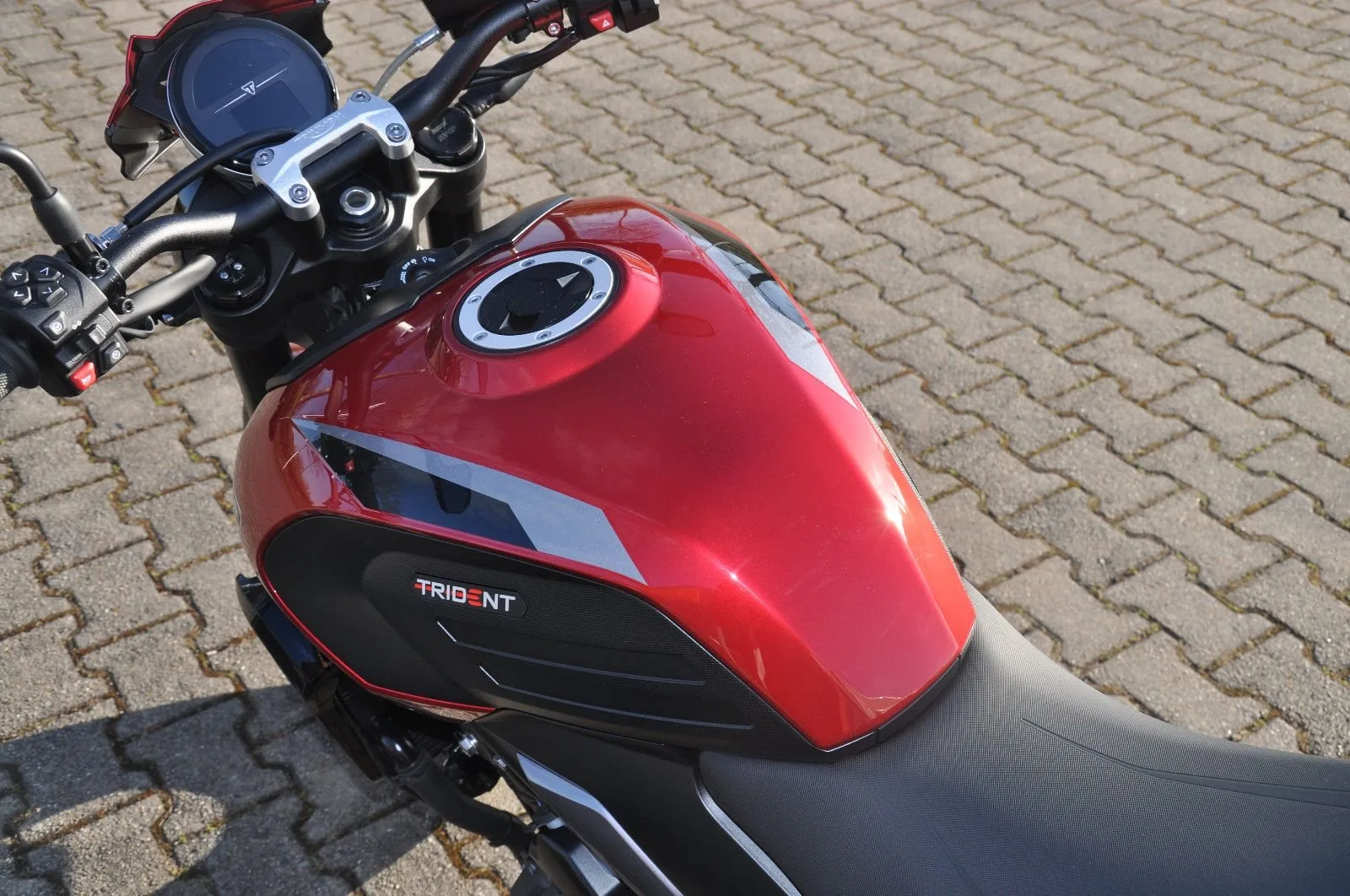 Triumph Trident 800