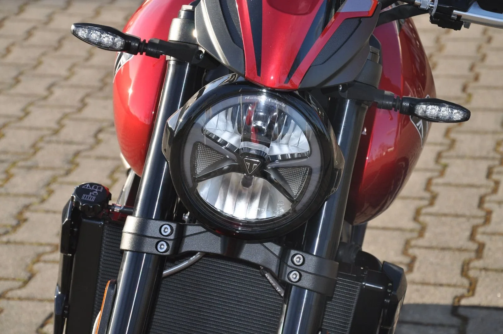 Triumph Trident 800