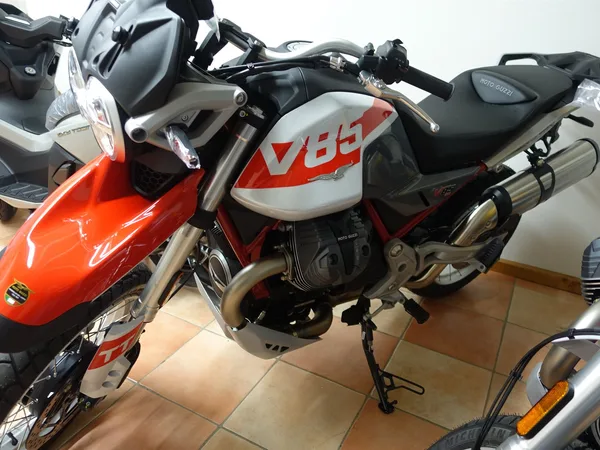 Moto Guzzi V85 Strada sofort verfügbar