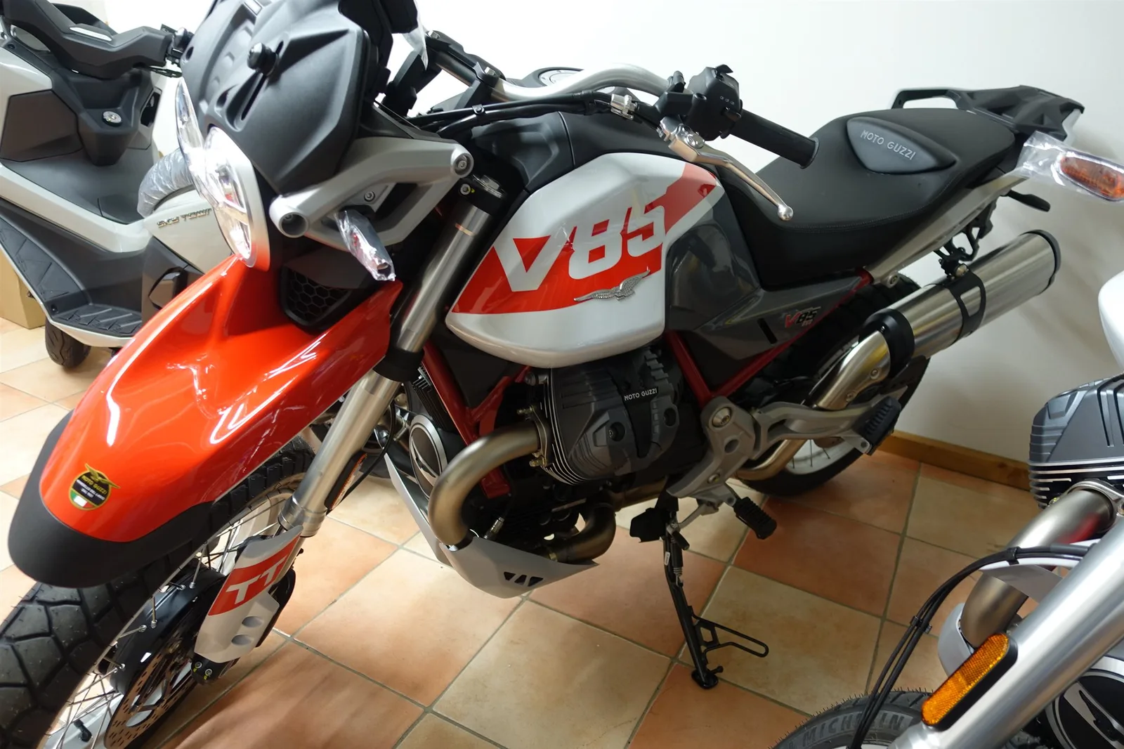 Moto Guzzi V85 Strada sofort verfügbar