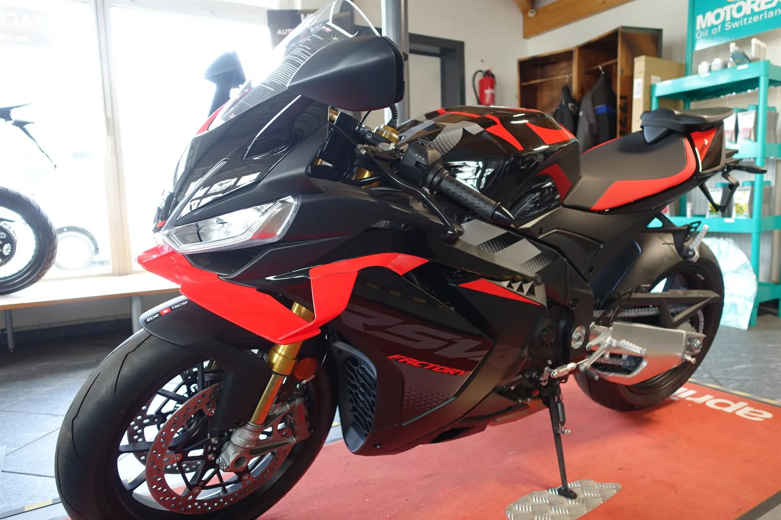 Aprilia RSV4 1100 Factory E5+