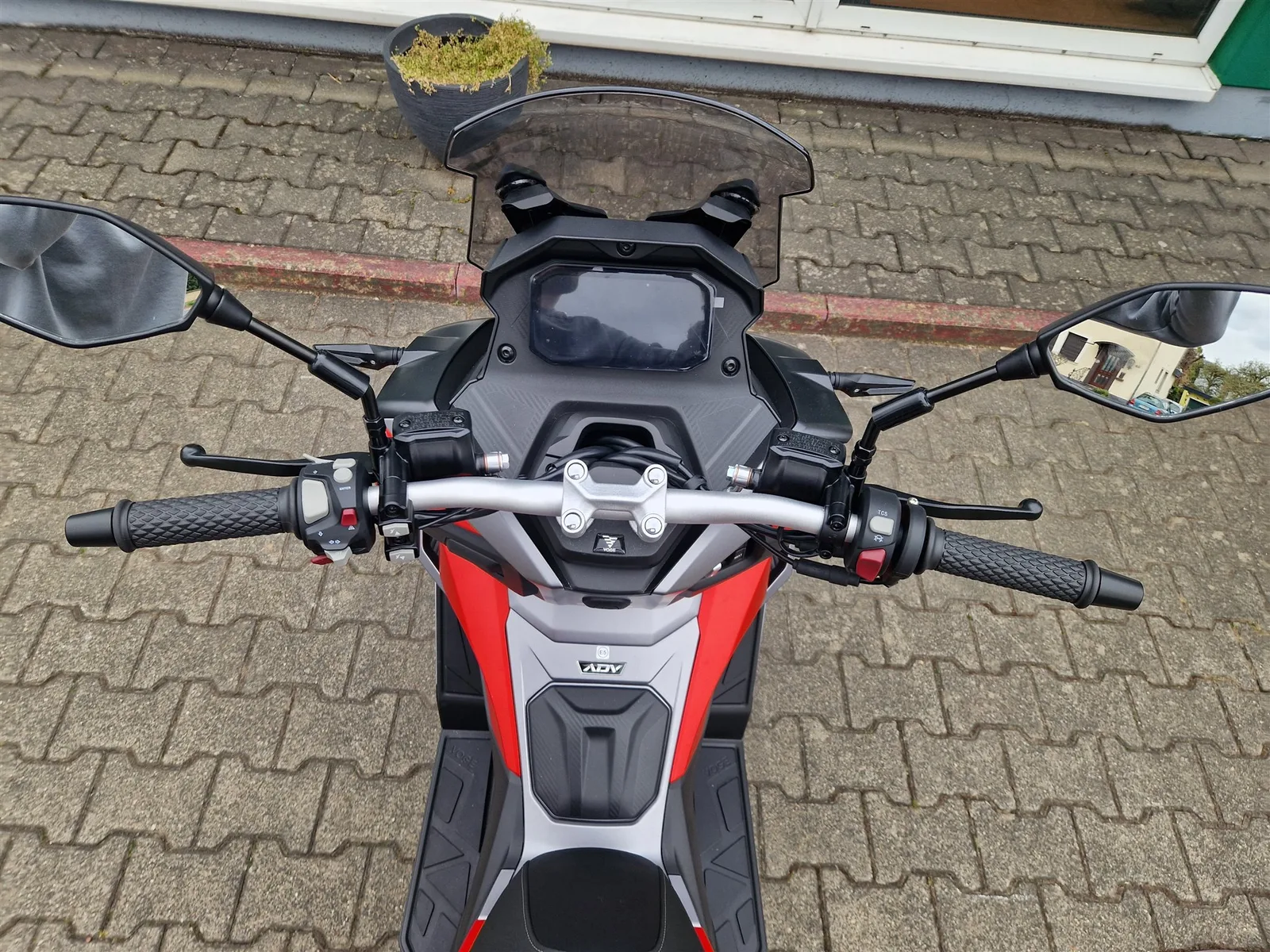 Voge SR1 ADV 125 ABS TCS