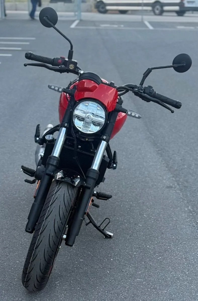 Royal Enfield Guerrilla 450