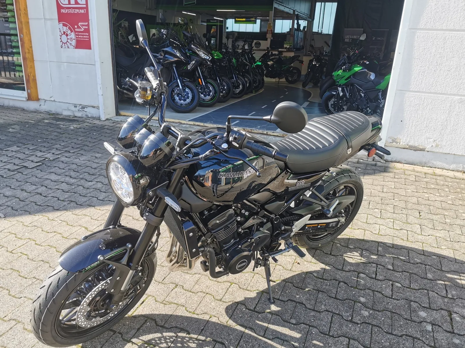 Kawasaki Z900 RS Black Ball Edition NEUFAHRZEUG 2026