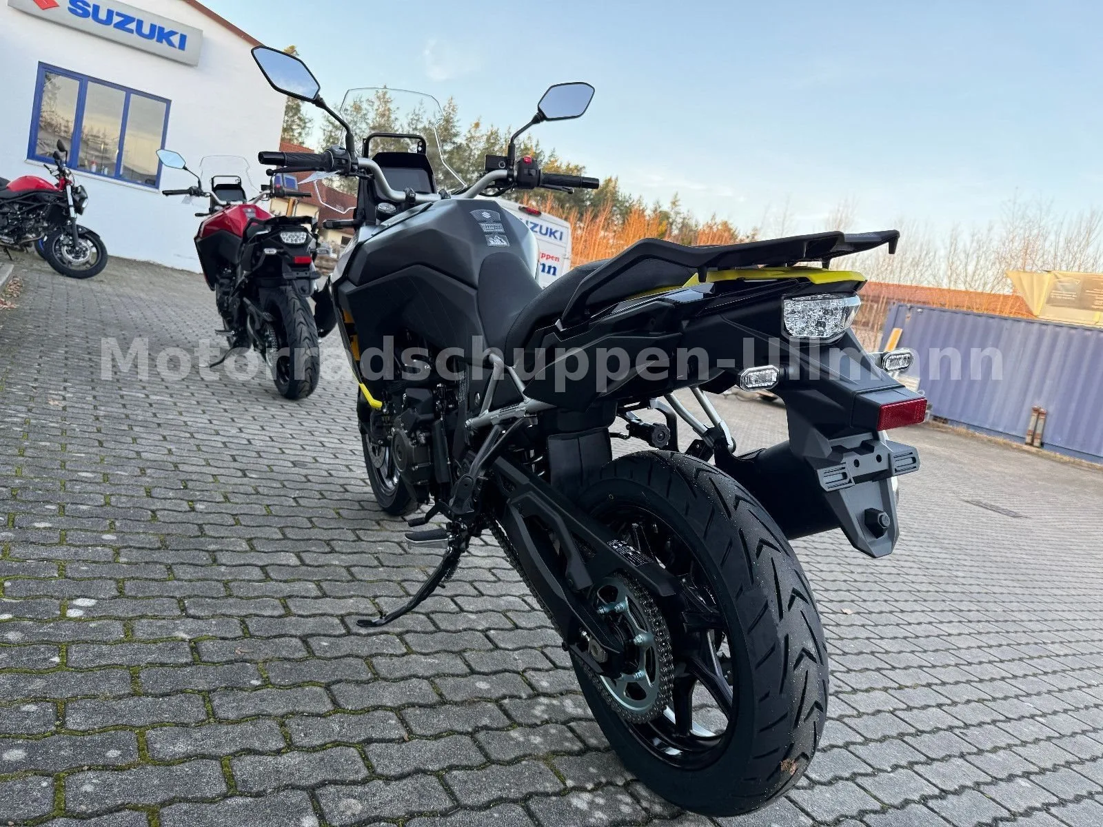 Suzuki V-Strom 800