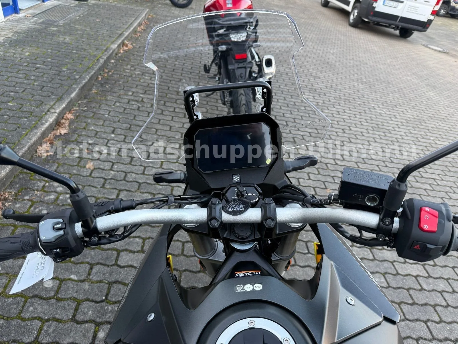 Suzuki V-Strom 800