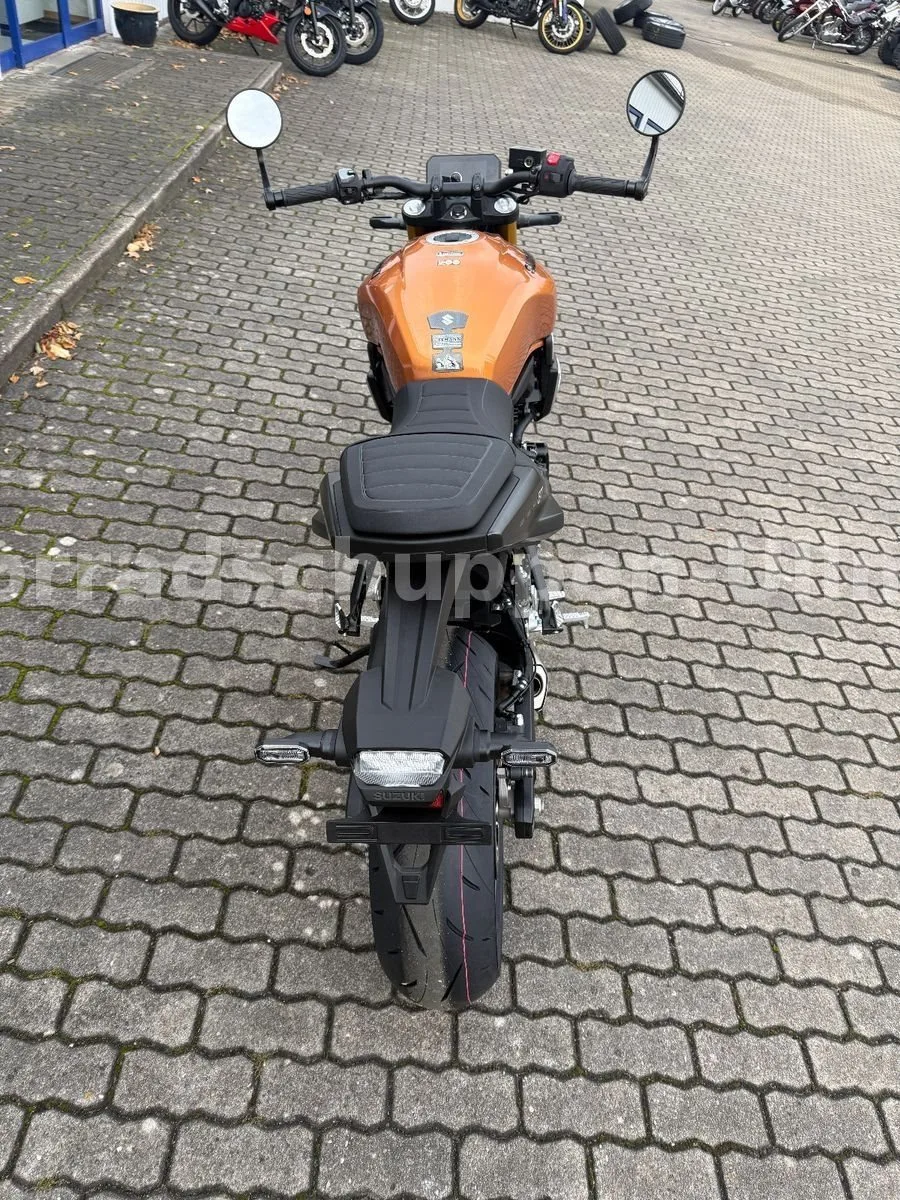 Suzuki GSX-8T