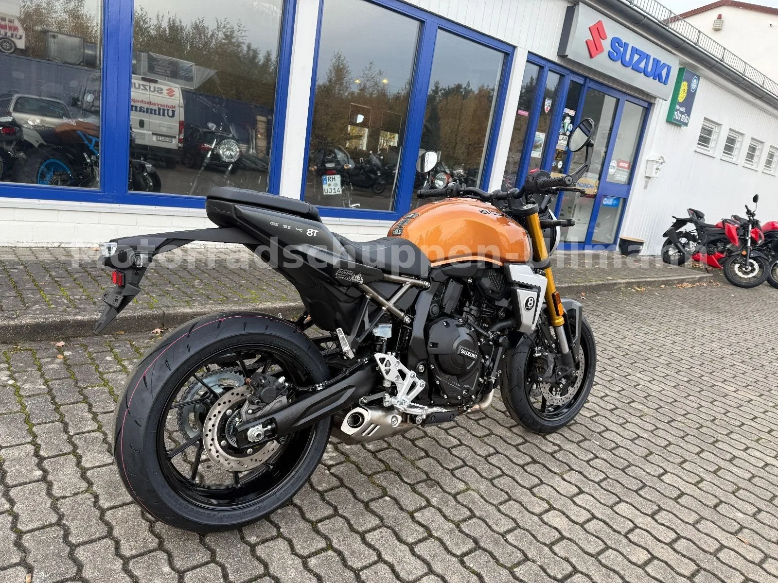 Suzuki GSX-8T