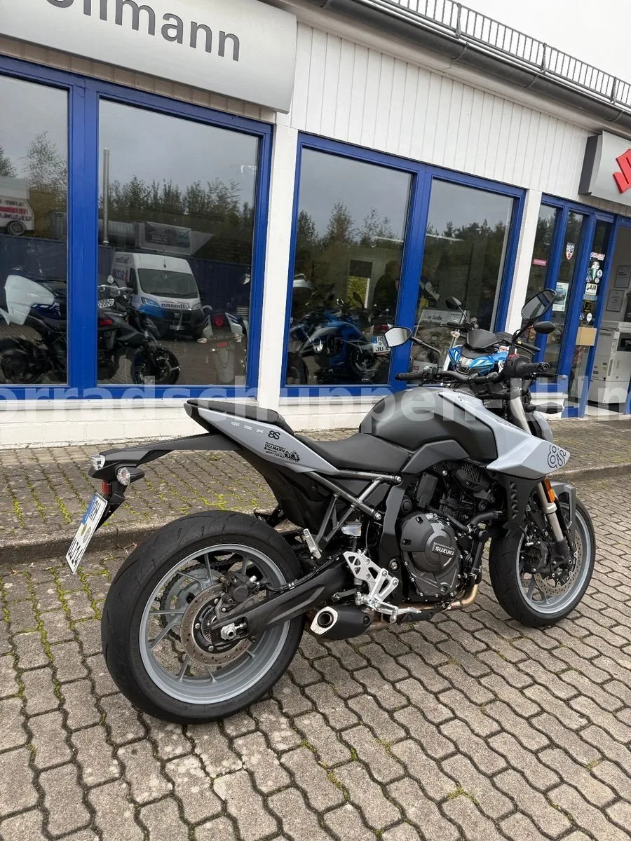 Suzuki GSX-8S